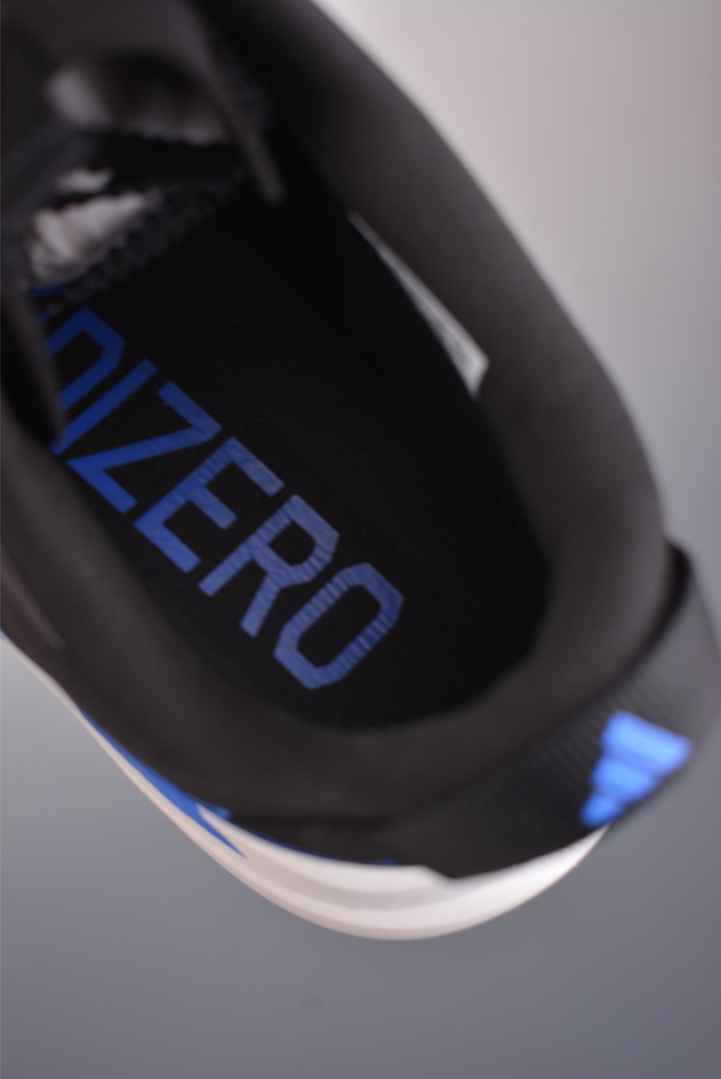 Adidas Adizero Evo SL ATR M
阿迪超輕透氣緩震跑鞋 
官方貨號: KK10662332
尺碼：36 36.5 37 38 38.5 39 40 40.5 41 42 42.5 43 44 44.5 45 46