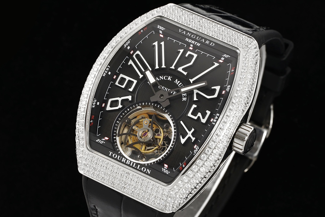 RMS最新款 頂級復刻 法蘭克穆勒V45 Vanguard陀飛輪系列 歷時多年研發機芯 
1 1:1 超級復刻原裝複雜法穆蘭陀飛輪機芯 細節完美到位 打造正品機芯獨具的雙發條盒 超薄工藝 
2超長72小時動力儲存 告別每天手動上鏈 高端玩家的定制款 把頭上鏈30個半圈 發條盒為滿 不需要過度上鏈 
3 千錘百鍊 316L精鋼表殼 超薄表殼 與原裝一致厚度 彎曲弧度 更加貼合手腕 佩戴舒適 
4 純正進口意大利小牛皮 貼合手感品質一流的進口氟橡膠錶帶 與正版全完通用互換
5瑞士工程師 原版機芯拆解