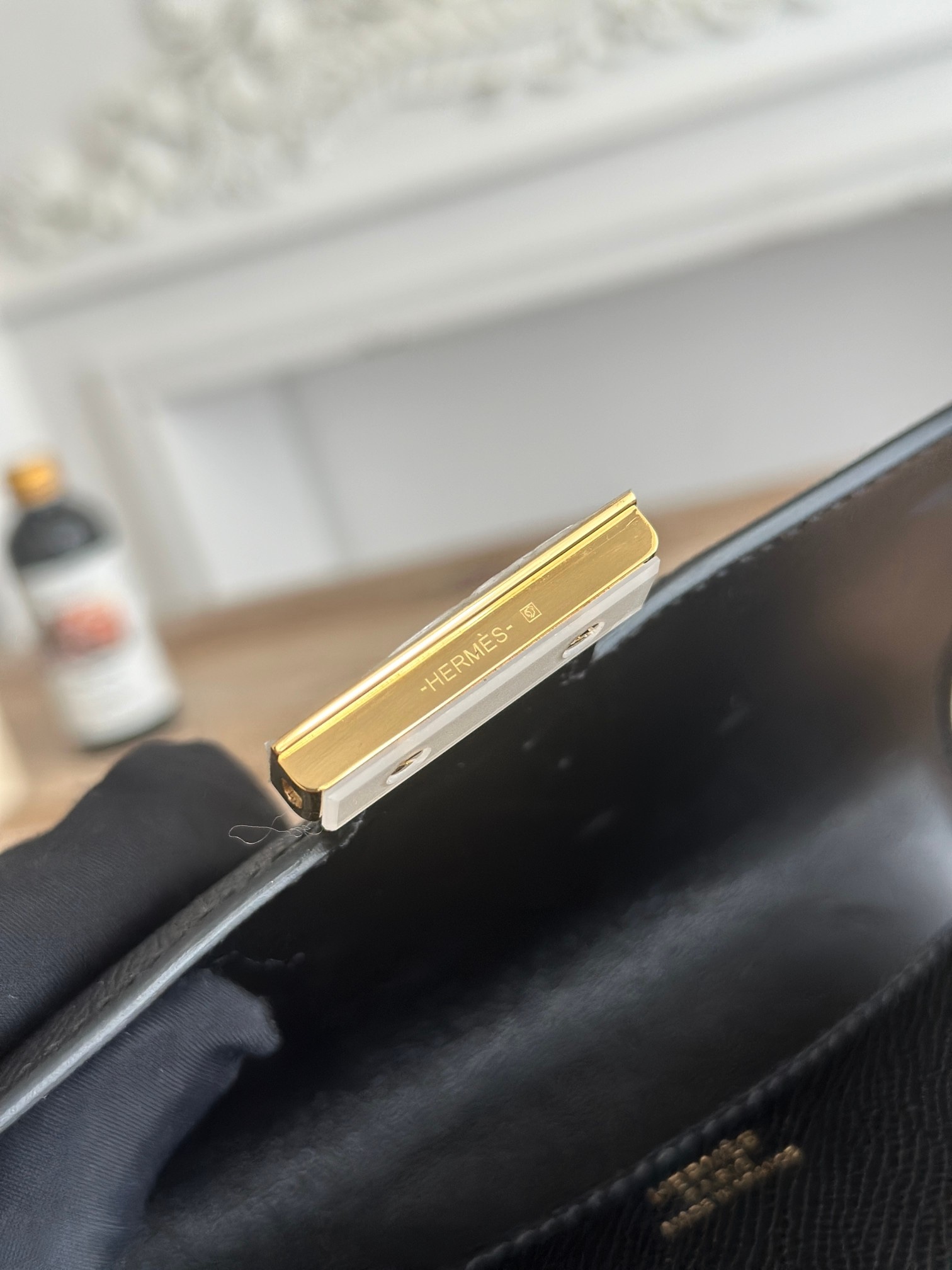 康康  空姐包  
constance  19cm  
epsom掌紋小牛皮  半收工  蠟線縫製