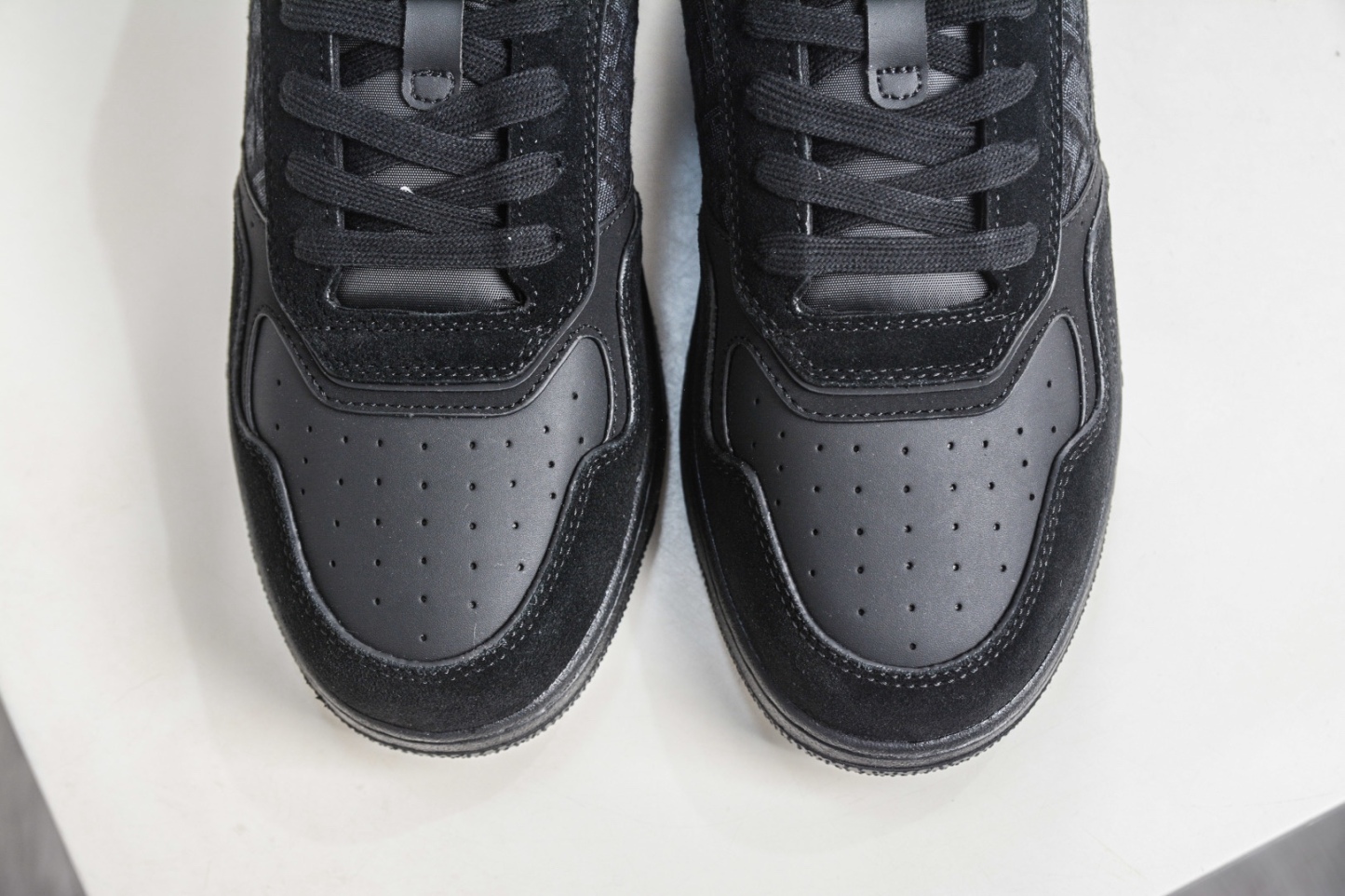 迪奧/Dior B27 Oblique Galaxy Low Top Sneakers B27系列低幫復古真皮百搭運動休閒板鞋 
貨號：3SN272ZIR16536
尺碼：38 39 40 41 42 43 44 45 46
