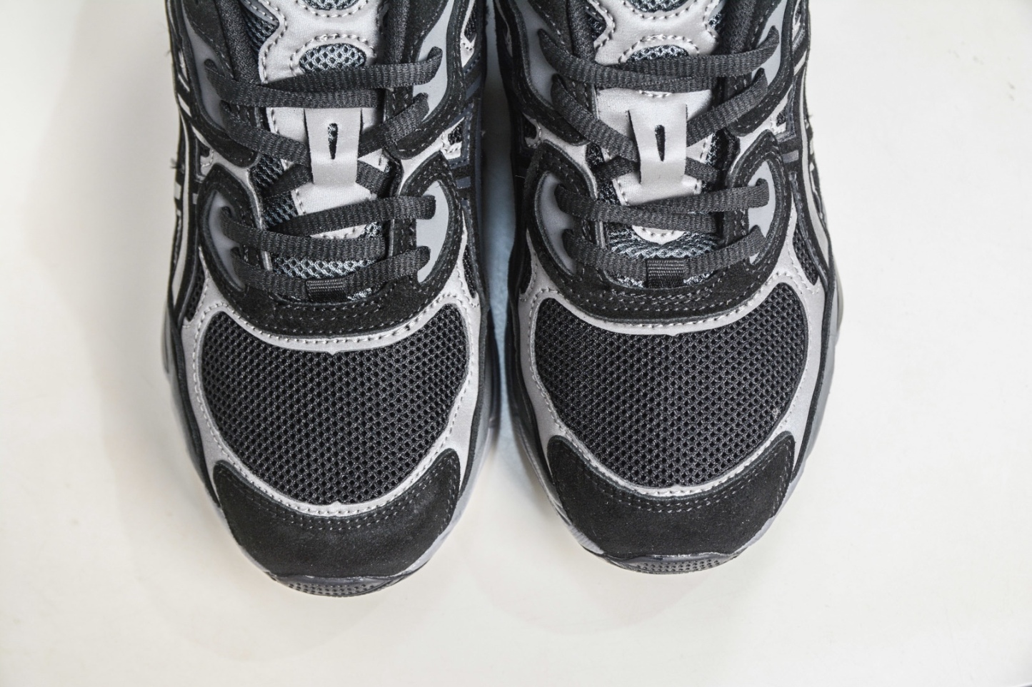 Asics Gel-NYC 亞瑟士運動休閒透氣專業跑鞋
貨號: 1201A789 020
尺碼：36 37 37.5 38 39 39.5 40 40.5 41.5 42 42.5 43.5 44 45 46 47.5