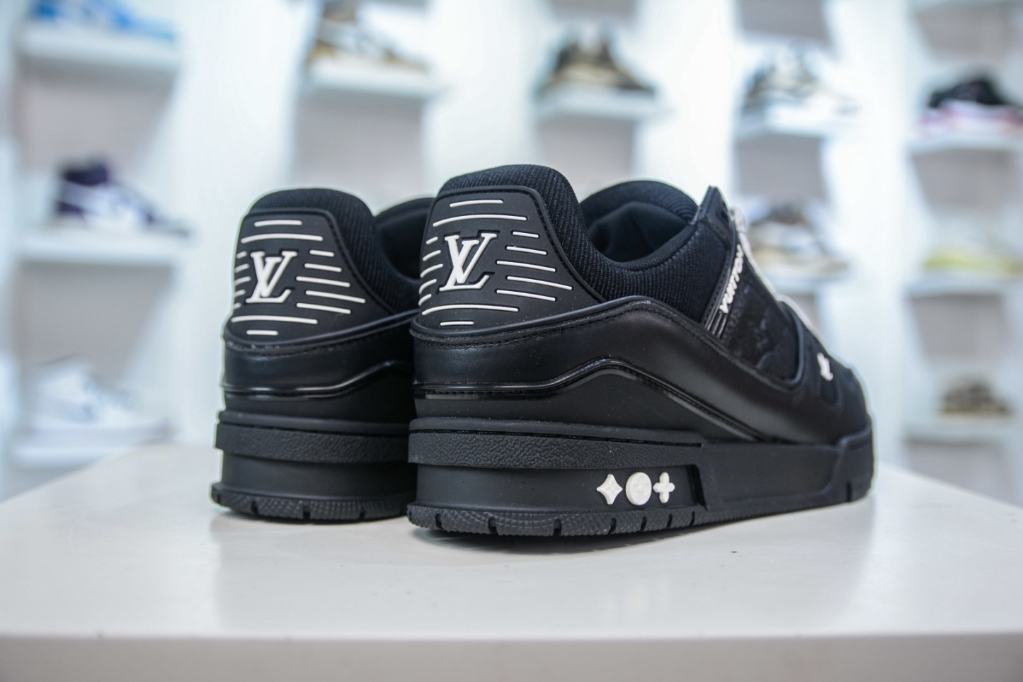 Louis Vuitton Trainer lv時裝走秀運動鞋板鞋 SIZE：36 37 38 39 40 41 42 43 44 45