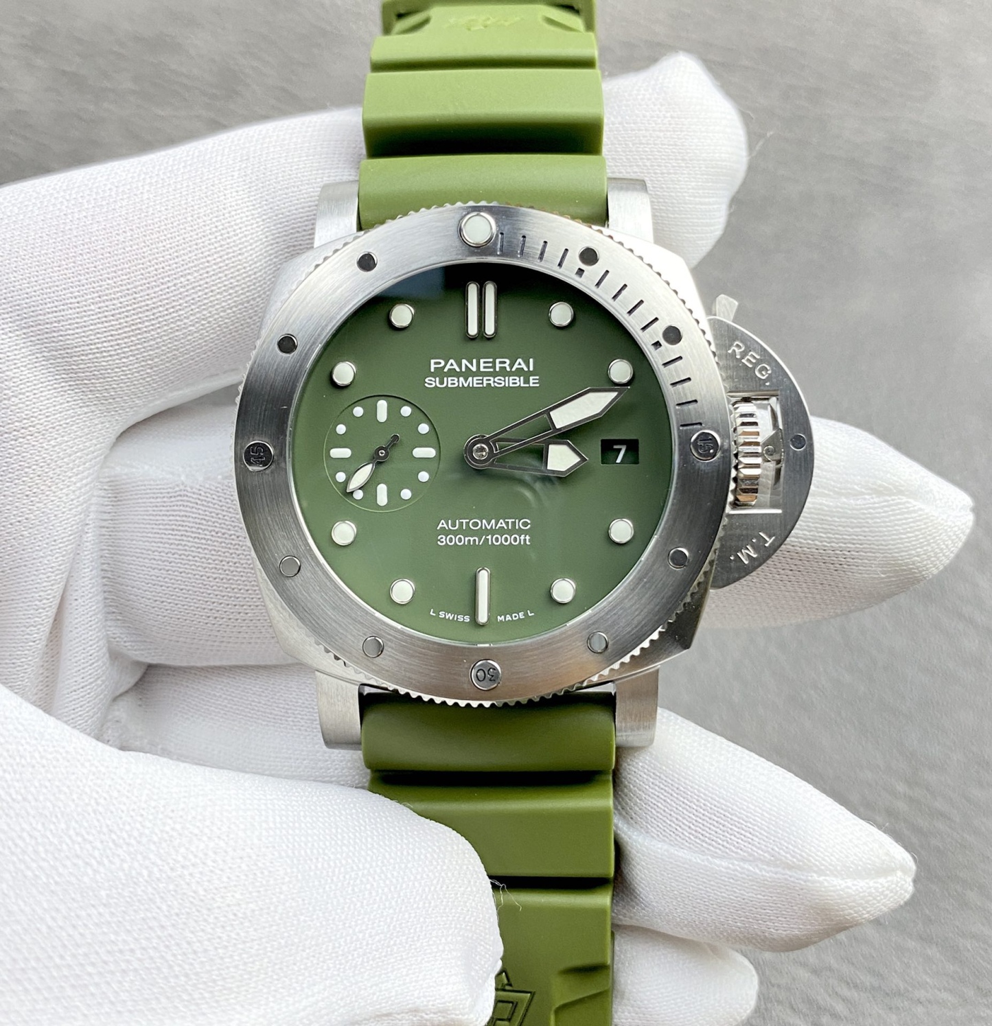（嚴選）沛納海 PAM1055 42MM 綠海魂—PAM961弟弟。適合亞洲人手腕的腕表，男女可佩戴！沛納海史上第一枚42MM綠盤，還有VS定制與正品一致的綠日曆。出貨實拍
