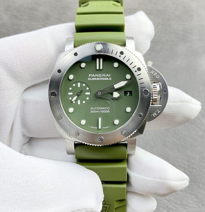 （嚴選）沛納海 PAM1055 42MM 綠海魂—PAM961弟弟。適合亞洲人手腕的腕表，男女可佩戴！沛納海史上第一枚42MM綠盤，還有VS定制與正品一致的綠日曆。出貨實拍