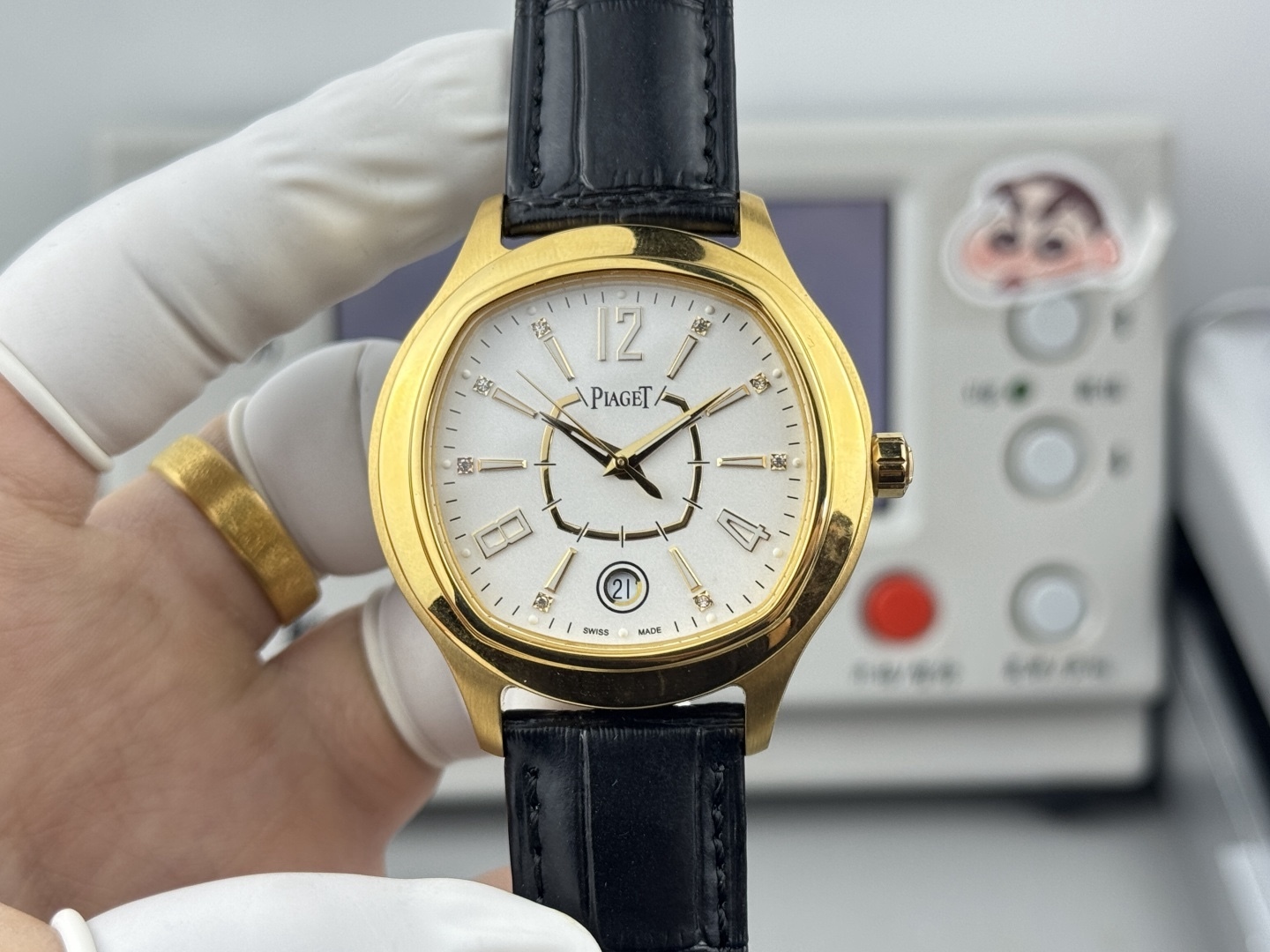 熱賣款🔥🔥🔥！方形殼—在推出新面孔—更別緻—更有型—經典
品牌：伯爵(方正卓絕 精緻之作）爆賣款🎉🎉🎉
類型：精緻款男士腕表（卓越）有轉必賣
錶帶：真牛皮&316L錶帶（舒適）大氣磅礡
機芯：超頂級機械2824機芯（穩定）
材料：礦物質超強鏡面（耐磨）
大氣風範 無限渴望 特別創意 載譽上市
尺寸：直徑42mm厚10mm榮譽
新款上市！歡迎轉載！