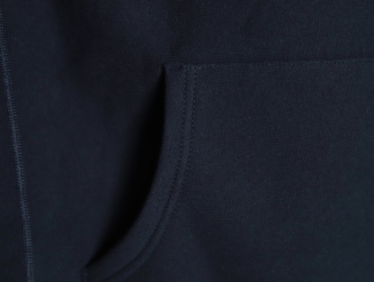 Supreme FW24 WEEK17 Box Logo Hooded Sweatshirt 胸前徽標刺繡logo口袋連帽衛衣帽衫
面料460克 高克重 面布質感強 韌性好 衣服收針處都有打套結（起到加固 久穿不變形 市面普通版本是沒有的哦） 歡迎對比 品質保證
F 尺碼：S M L XL