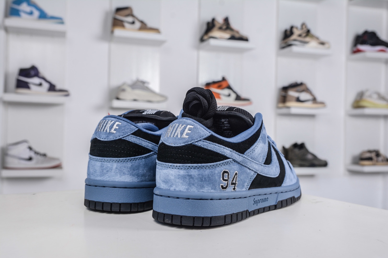 Supreme x Nk Dunk SB Dunk Low 聯名美國限定黑藍 
貨號:HQ8487 400
SIZE：36 36.5 37.5 38 38.5 39 40 40.5 41 42 42.5 43 44 44.5 45 46