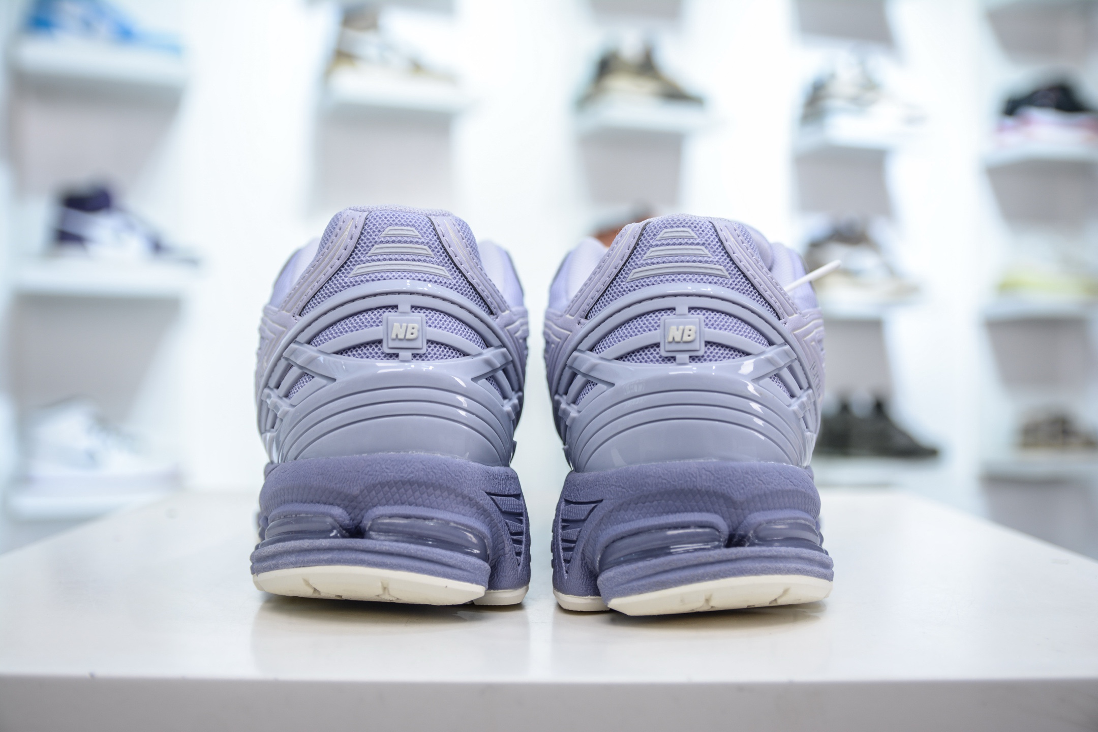 New Balance M1906R系列 
貨號：M1906RZV
尺碼：36 37 37.5 38 38.5 39.5 40 40.5 41.5 42 42.5 43 44 45 46.5