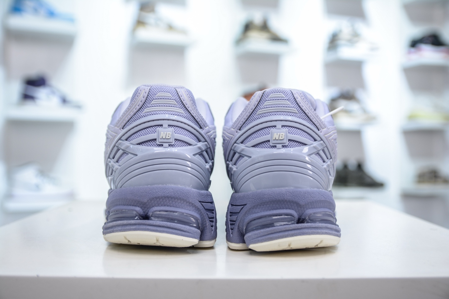 New Balance M1906R系列 
貨號：M1906RZV
尺碼：36 37 37.5 38 38.5 39.5 40 40.5 41.5 42 42.5 43 44 45 46.5