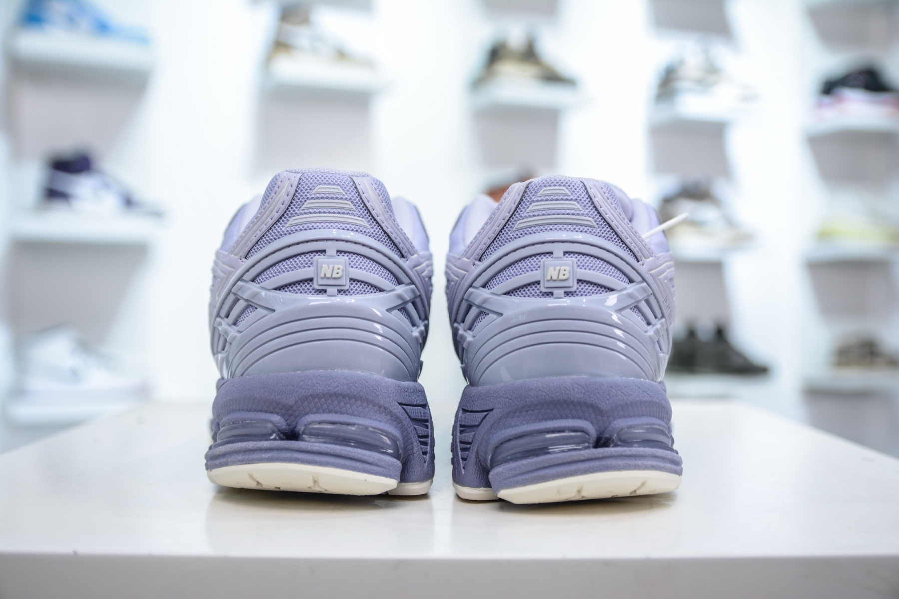 New Balance M1906R系列 
貨號：M1906RZV
尺碼：36 37 37.5 38 38.5 39.5 40 40.5 41.5 42 42.5 43 44 45 46.5