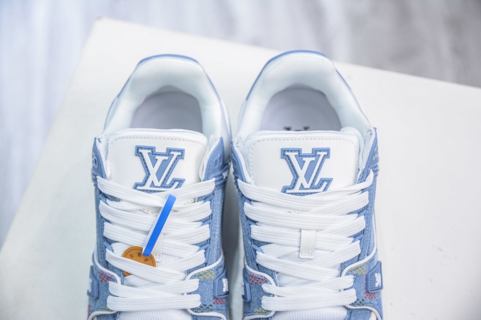 Louis Vuitton Trainer lv時裝走秀運動鞋 
尺碼：36 37 38 39 40 41 42 43 44 45 46