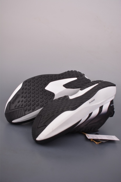 Adidas Adizero Evo SL ATR M
阿迪超輕透氣緩震跑鞋 
官方貨號: KK05232332
尺碼：36 36.5 37 38 38.5 39 40 40.5 41 42 42.5 43 44 44.5 45 

