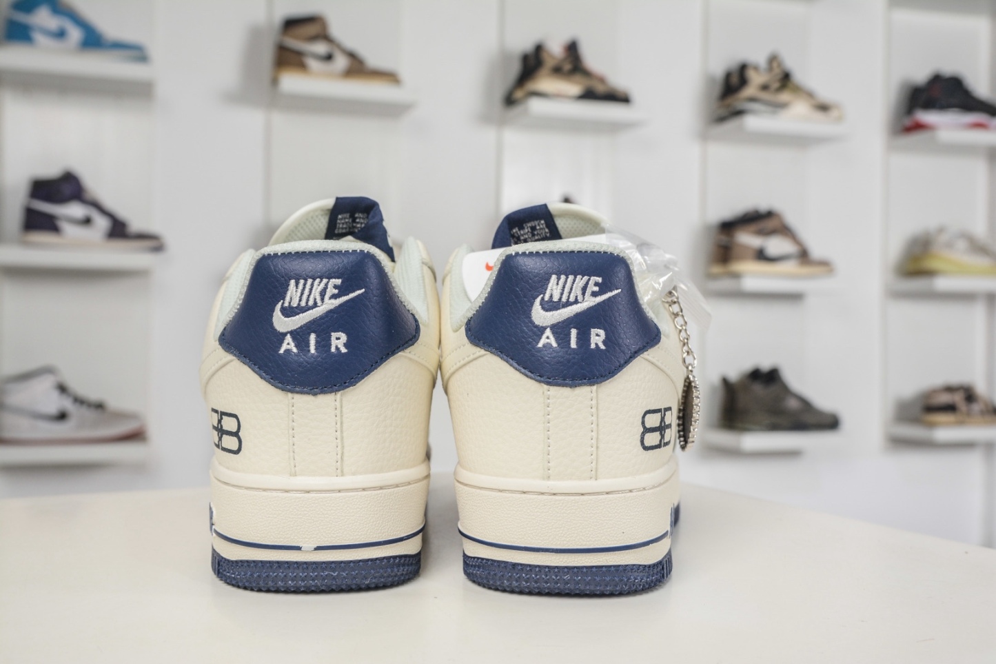 Nike Air Force 1 Low 07 x Balenciaga 巴黎世家聯名-米白藏藍  
貨號：DN1688 817
Size：36 36.5 37.5 38 38.5 39 40 40.5 41 42 42.5 43 44 44.5 45