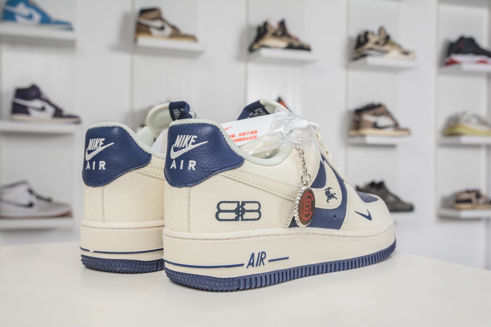 Nike Air Force 1 Low 07 x Balenciaga 巴黎世家聯名-米白藏藍  
貨號：DN1688 817
Size：36 36.5 37.5 38 38.5 39 40 40.5 41 42 42.5 43 44 44.5 45