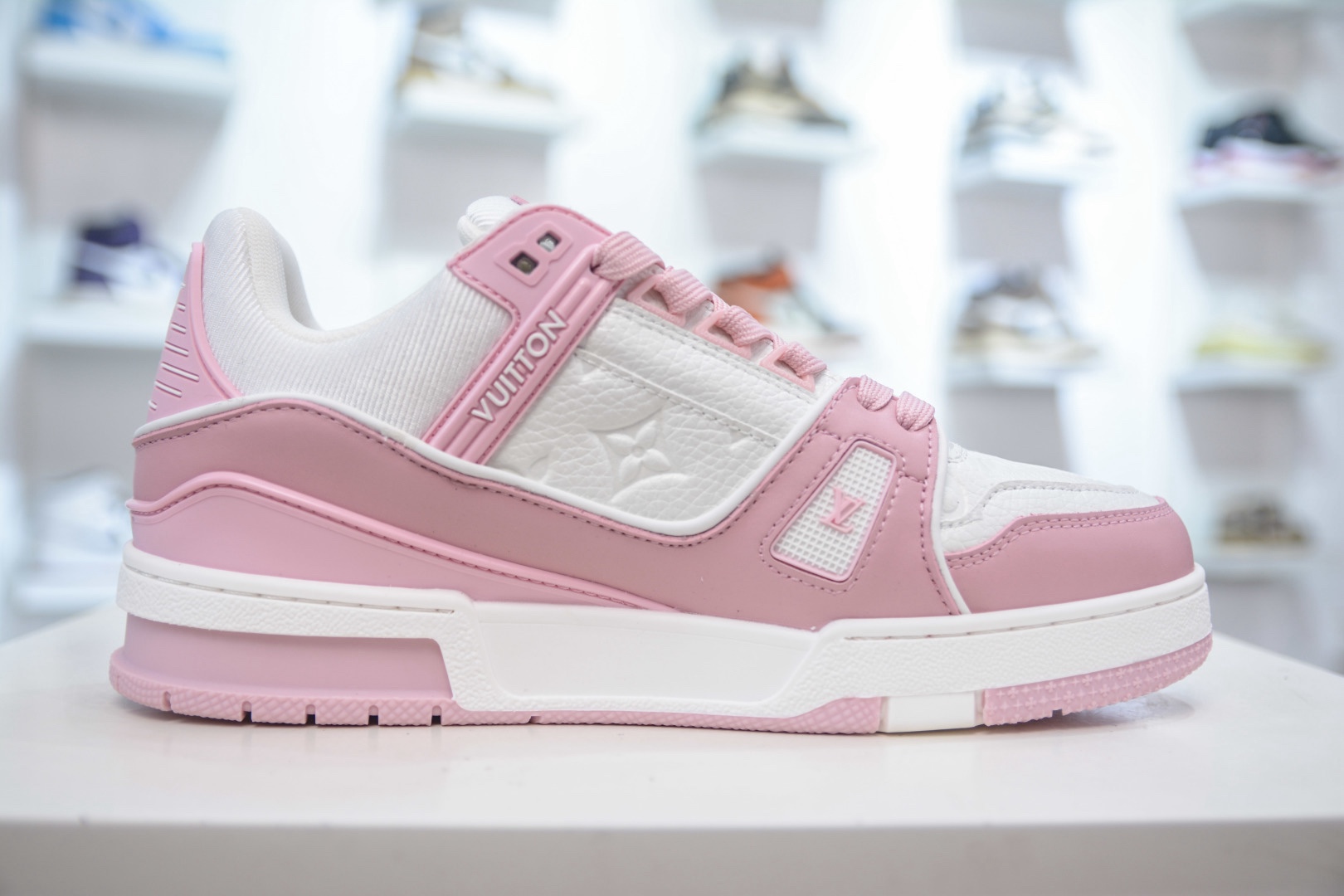 Louis Vuitton Trainer lv時裝走秀運動鞋板鞋 白粉 SIZE：36 37 38 39 40