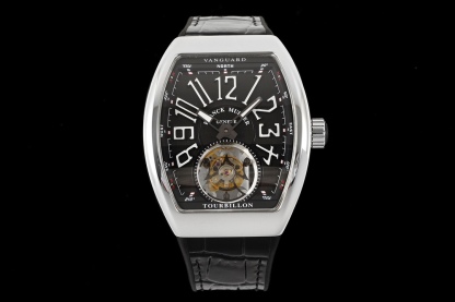 RMS 最新款 頂級復刻 法蘭克穆勒V45 Vanguard陀飛輪系列 歷時多年研發機芯 
1 1:1 超級復刻原裝複雜法穆蘭陀飛輪機芯 細節完美到位 打造正品機芯獨具的雙發條盒 超薄工藝 
2超長72小時動力儲存 告別每天手動上鏈 高端玩家的定制款 把頭上鏈30個半圈 發條盒為滿 不需要過度上鏈 
3 千錘百鍊 316L精鋼表殼 超薄表殼 與原裝一致厚度 彎曲弧度 更加貼合手腕 佩戴舒適 
4 純正進口意大利小牛皮 貼合手感品質一流的進口氟橡膠錶帶 與正版全完通用互換
5瑞士工程師 原版機芯拆解 一比一