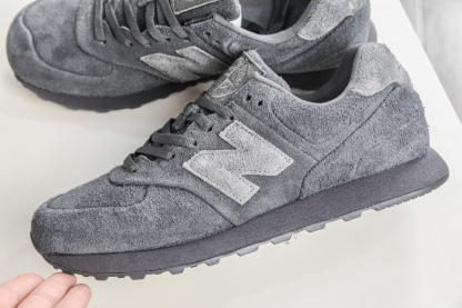 Stone Island x New Balance NB574 石頭島聯名低幫復古慢跑鞋 
貨號：U574BST1
Size：36-45