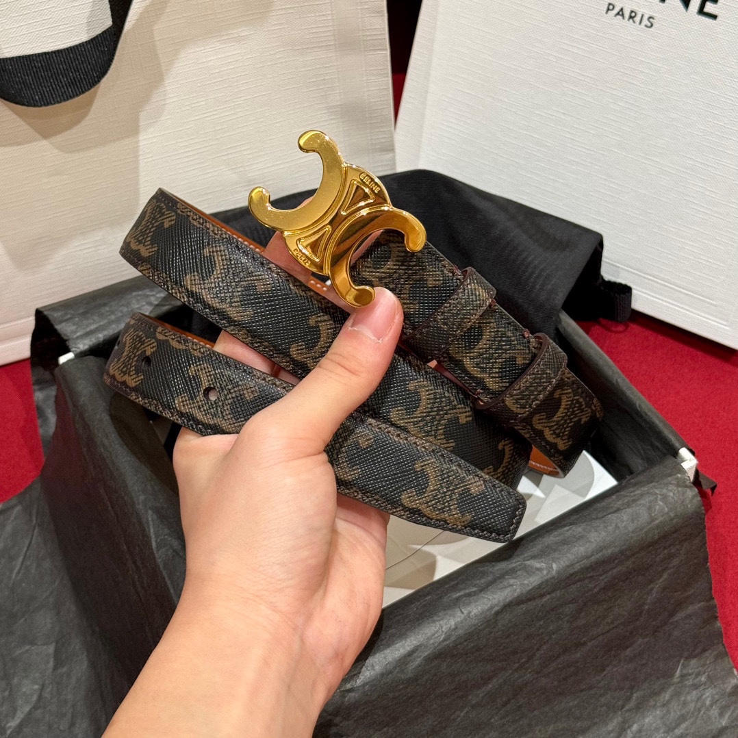 賽琳新款女士凱旋門腰帶
TRIOMPHE 雙面頂級小牛皮腰帶
百搭時尚潮流，寬度2.5cm