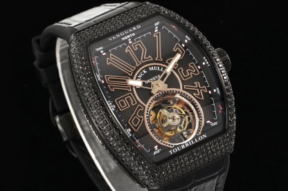 RMS 最新款 頂級復刻 法蘭克穆勒V45 Vanguard陀飛輪系列 歷時多年研發機芯 
1 1:1 超級復刻原裝複雜法穆蘭陀飛輪機芯 細節完美到位 打造正品機芯獨具的雙發條盒 超薄工藝 
2超長72小時動力儲存 告別每天手動上鏈 高端玩家的定制款 把頭上鏈30個半圈 發條盒為滿 不需要過度上鏈 
3 千錘百鍊 316L精鋼表殼 超薄表殼 與原裝一致厚度 彎曲弧度 更加貼合手腕 佩戴舒適 
4 純正進口意大利小牛皮 貼合手感品質一流的進口氟橡膠錶帶 與正版全完通用互換
5瑞士工程師 原版機芯拆解 一比一