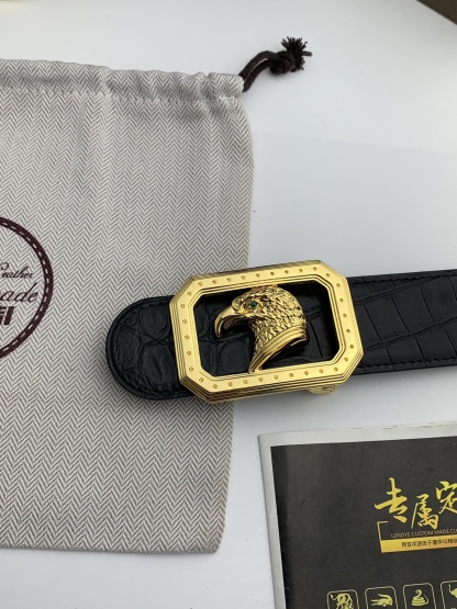 【史蒂芬】原版鰐魚紋牛皮腰帶，搭配新款不鏽鋼鷹頭扣，寬度3.8cm，雙面可用，無夾層，長度不可調節，需要選擇合適的尺碼。具有獨特吸引力！