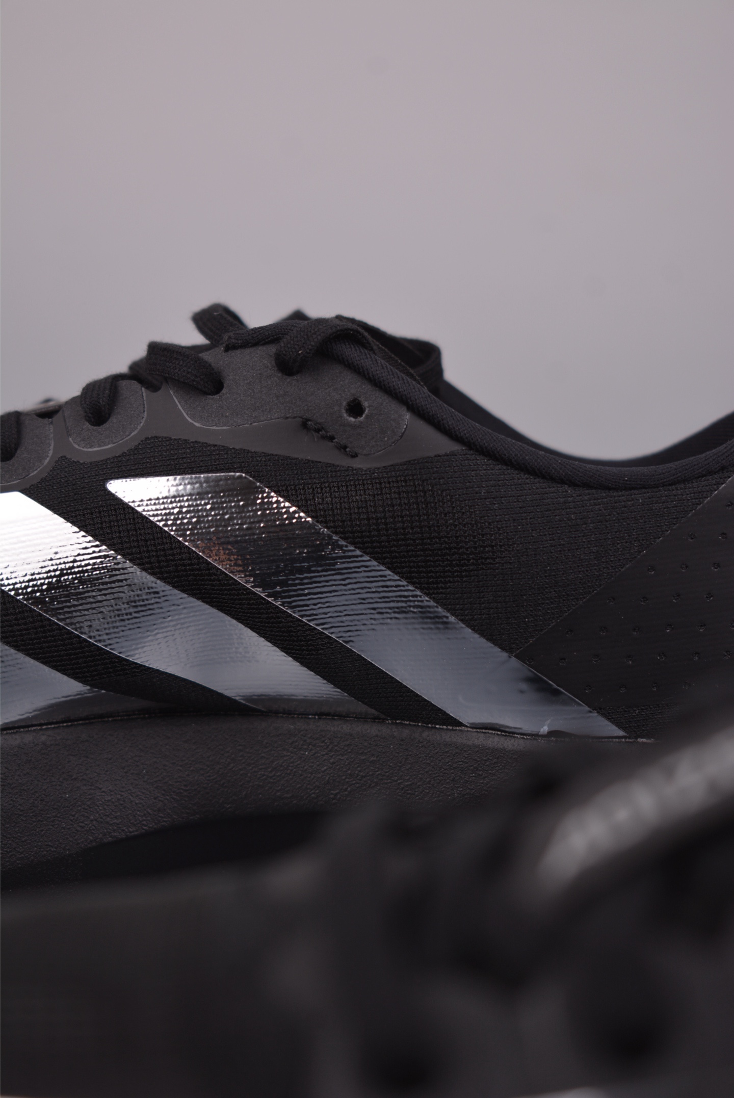 Adidas Adizero Evo SL M
阿迪超輕透氣緩震跑鞋  
官方貨號: KJ13653137
尺碼：39 40 40.5 41 42 42.5 43 44 45 46
