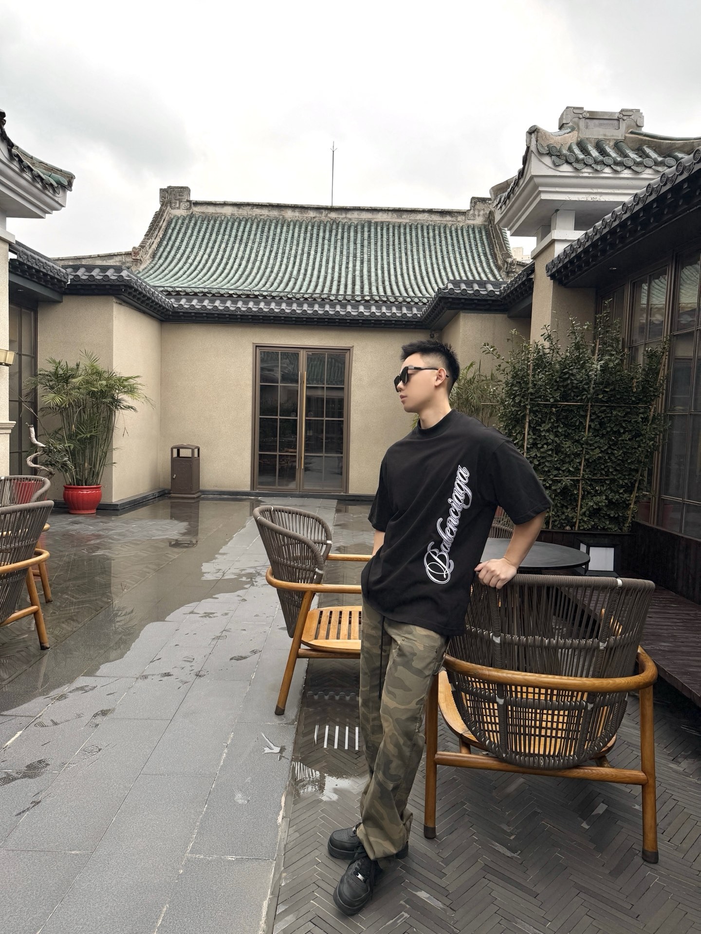 🔝BALENCIAGA巴黎世家BLCG 側邊草體字母短袖T恤
正品購入開發，40支雙紗巴黎棉210克，1*1配套十字羅紋280克，進口刺繡，面料酵洗，定制1：1商標，寬松版型
B Size：S-XL