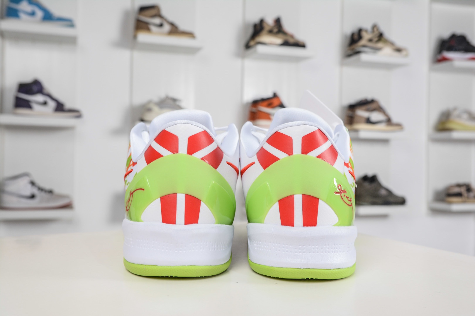 Nike Zoom Kobe VIII 馬年限定 CNY新年款 低幫復刻實戰運動低幫文化籃球鞋 內置元年緩震氣墊 
貨號: HF2793 007
Size：38 38.5 39 40 40.5 41 42 42.5 43 44 44.5 45 46