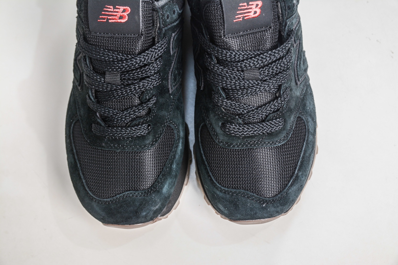 New Balance NB574 低幫復古休閒慢跑鞋 
貨號：U5748HM
Size：36-45