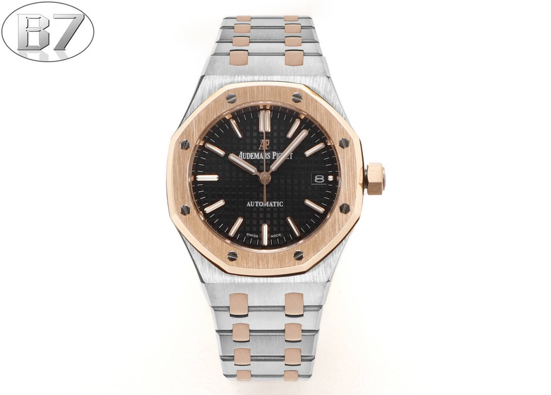 B7  Factory
AP愛彼 女款愛彼皇家橡樹 剔除機芯甲板多餘部分，使之變得更加鏤空——成就鋼表巔峰—— 實力演繹 衛冕“鋼”王！【6大精妙之處】1.正品拆解開模，尺寸為37毫米與正品一致！2.完美還原正品表殼的每一處細節，盡顯正品“稜角分明 堅毅果敢”的陽剛氣質。3.鋼帶的做工無可挑剔，比市面上任何鋼帶表做工均要更上一層樓，鋼帶頭粒和表頭銜接的“緩衝帶”的鬆緊程度與正品一模一樣。4.自動陀的與原裝致敬，是市面唯一做到顏色於原裝一致的版本（市面一般版本均偏紅）其上的ap族徽雕刻獨一無二。