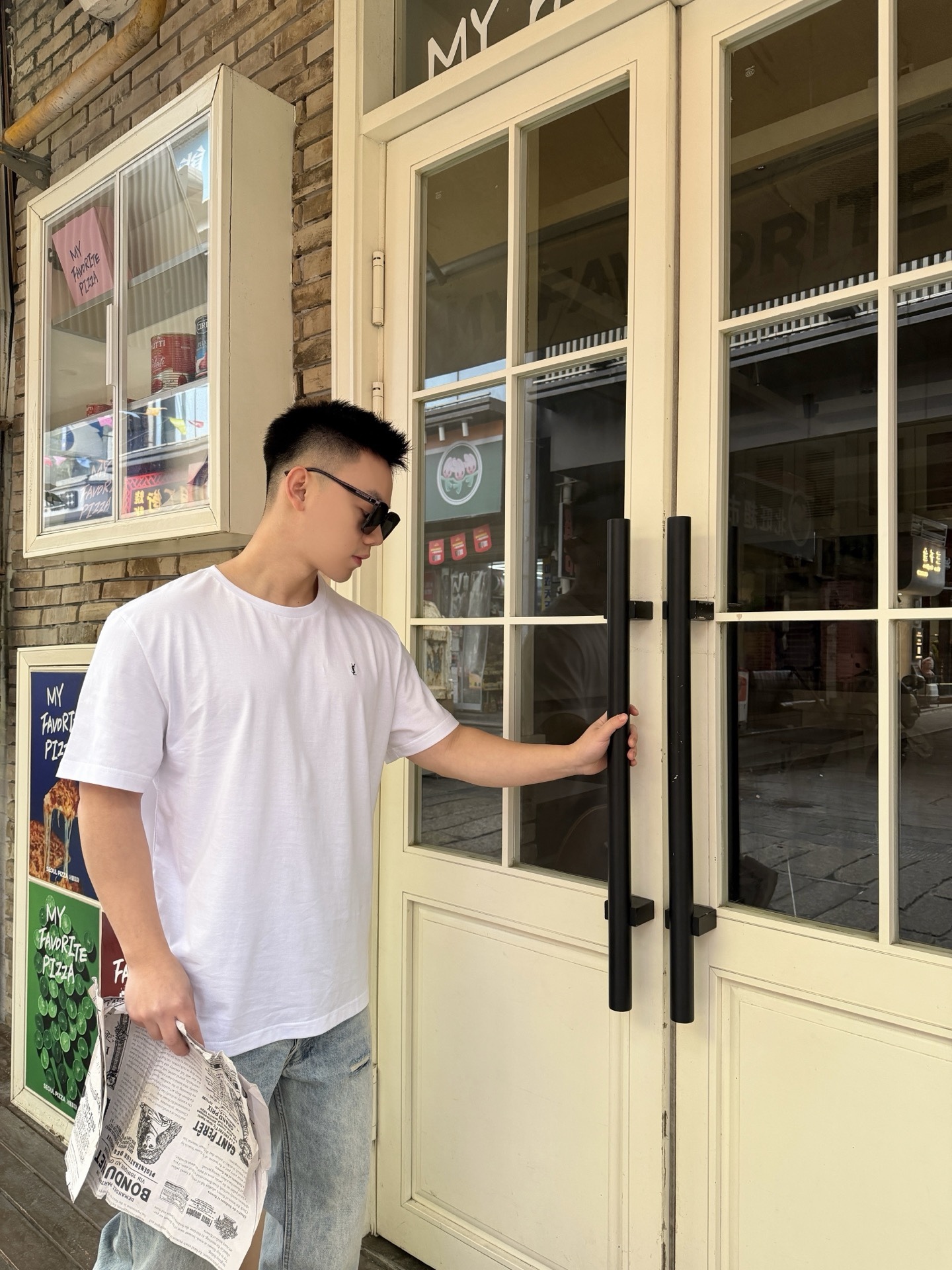 🔝SAINT LAURENT聖羅蘭SLP 小標純色徽標短袖T恤
正品購入開發，50支雙股精品賽爾棉170克，1*1拉架羅紋280克，進口刺繡，面料酵洗，定制1：1商標，寬松版型
B Size：S-XL