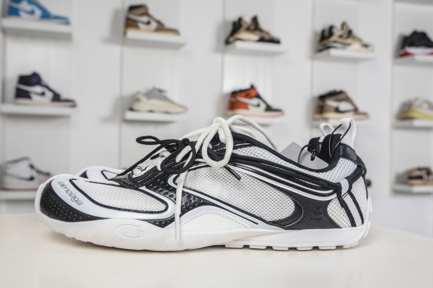 Balenciaga巴黎世家 25代 Radar 圓頭系帶 做舊效果 巴黎新款 
貨號：865703 WSTE0 9010
尺碼：35 36 37 38 39 40 41 42 43 44 45