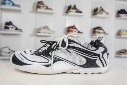 Balenciaga巴黎世家 25代 Radar 圓頭系帶 做舊效果 巴黎新款 
貨號：865703 WSTE0 9010
尺碼：35 36 37 38 39 40 41 42 43 44 45
