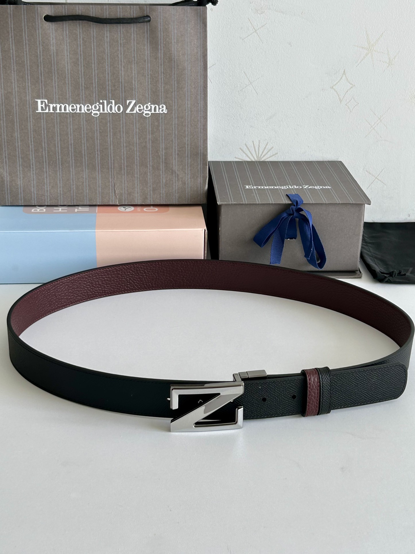 傑尼亞【Zegna】何謂當代男士 活動造型 系列，新款純銅旋轉針扣，雙面可用 隨心搭配，寬3.5cm，男士風尚的全新概念.