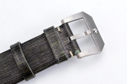 XF 真力時新品爆款：
卡其綠“青銅大飛”
1，全新殼套，升級進口材料，不，並且用特殊工藝處理不會再出現髒斑比復古感十足。
2，全新貼近軍事風格的粒面“卡其綠”錶盤。
3，具有真力時標誌性設計的“洋蔥大把頭”
青銅材質，歲月變遷，賦予你獨特的個性。