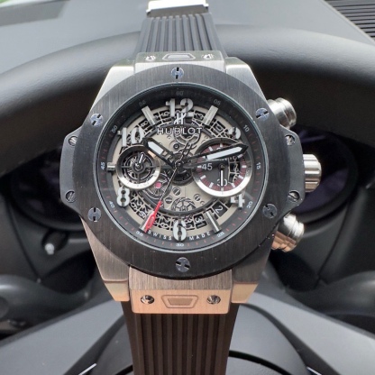 恆寶 Hublot精品男士腕表，勁爆鏤空設計，技藝精湛，獨具匠心，尊貴大氣，紳士風範。採用全自動機械機芯，頂級316精鋼表殼，天然橡膠錶帶，礦物質超強鏡面，尺寸43*13