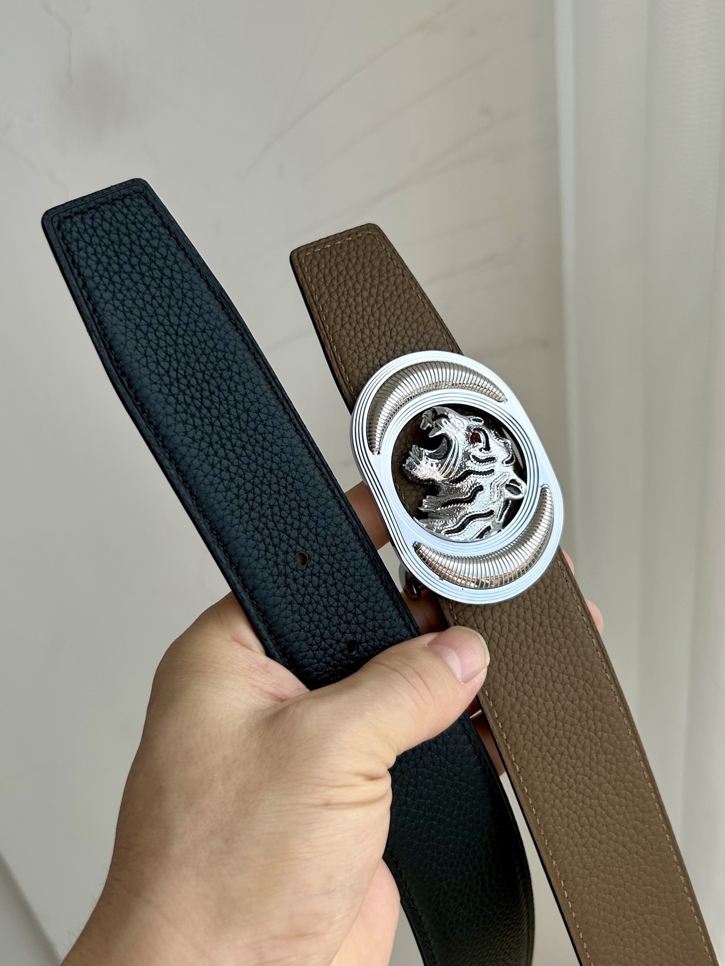 【史蒂芬】原版荔枝紋牛皮腰帶，搭配新款老虎頭不鏽鋼扣，寬度3.8cm，雙面可用，長度不可調節，尺碼（85-110）具有獨特吸引力！