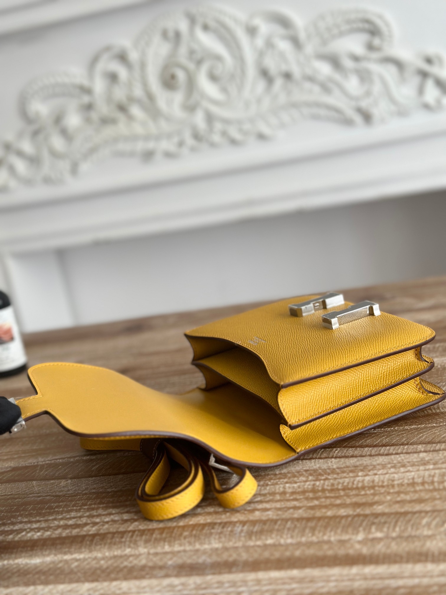 康康  空姐包  
constance  19cm  
epsom掌紋小牛皮  半收工  蠟線縫製