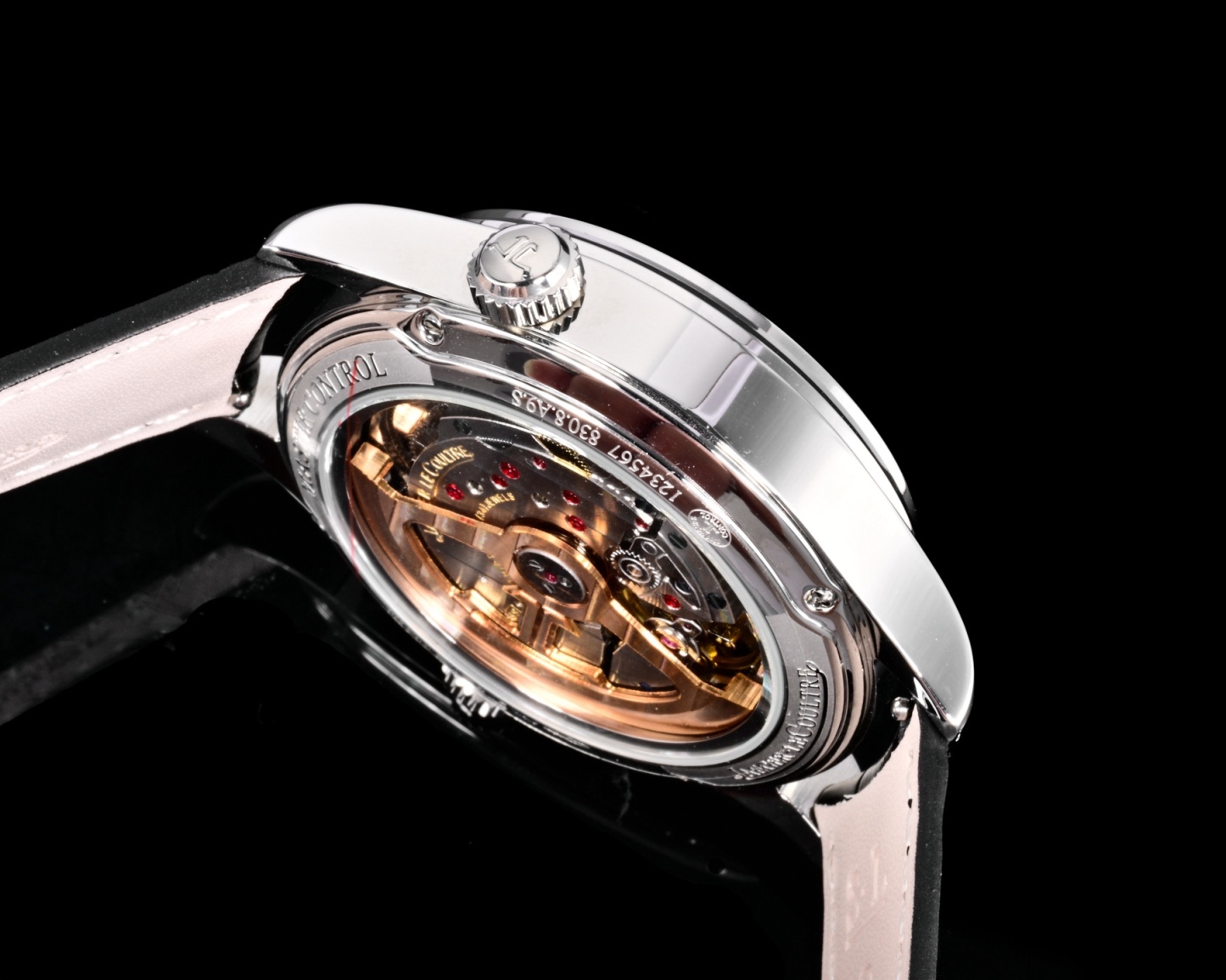 V+ Factory出品
【市場最高版本】JL積家 各路大咖都叫它大醜 其實賦予的是極高贊美 論品味與外觀 在鐘錶界有著舉足輕重的地位 戴出去怎麼都是長臉 各種彰顯品味 Master 地理學家大師系列 Q1428421 復刻版全新升級 多功能腕表 升級Cal.939A機芯 打磨效果更近原裝 升級軸 自動陀為玫金邊 字面紋路清晰 功能：日期顯示 雙時區 動力儲備顯示 316L精鋼  直徑42mm  原裝折疊扣！V+ Factory匠心之作 值得你擁有！