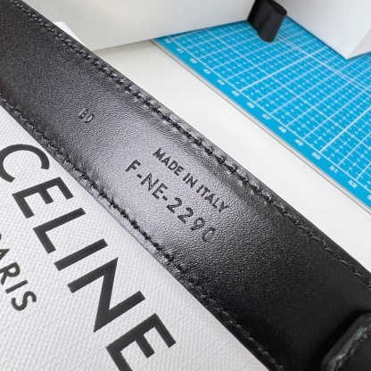 《CELINE》塞琳🇫🇷法國原廠皮料，黑色全皮 品質毋庸置疑 ，只有最好 ，寬2.5cm