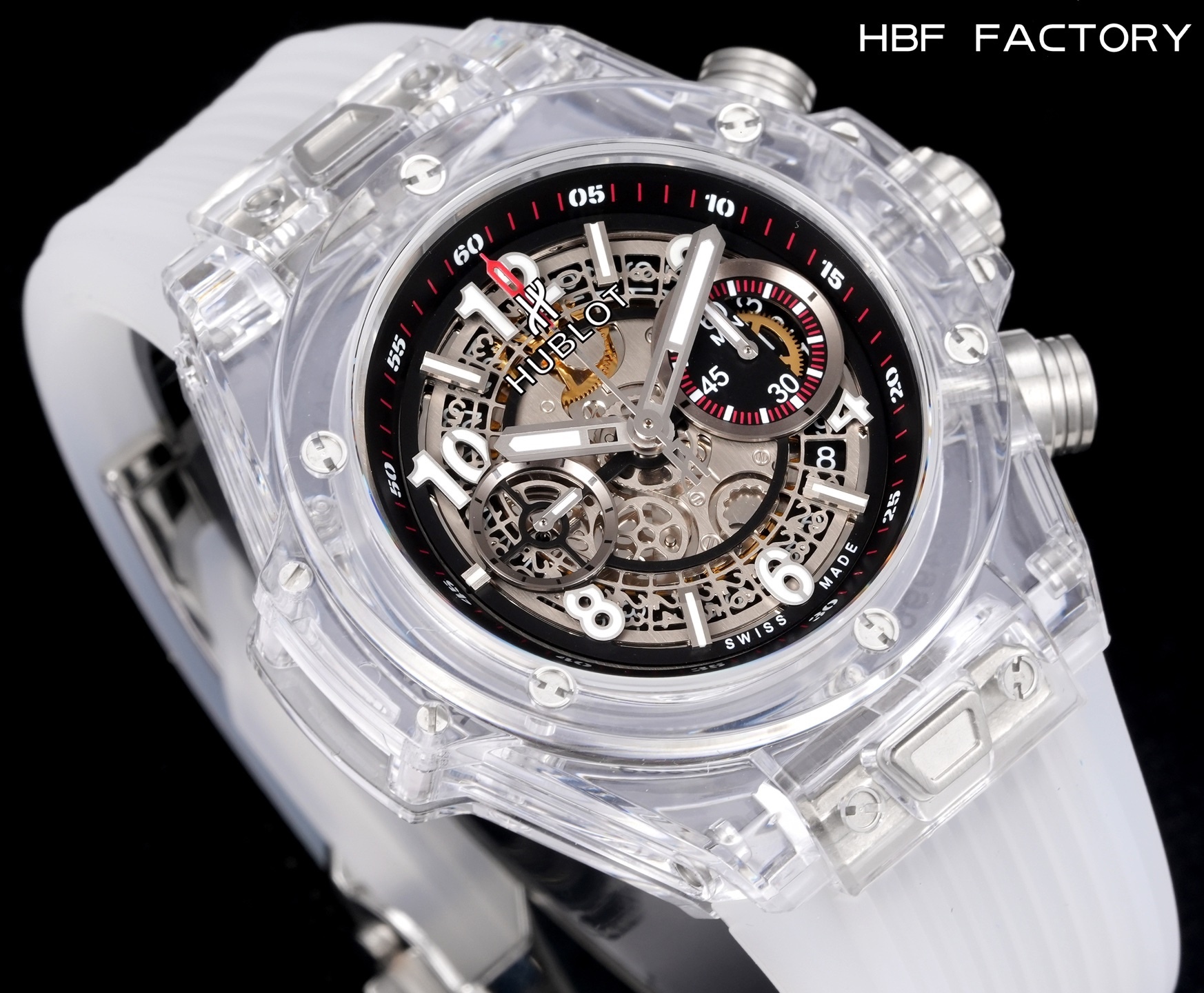 HBF  FACTORY 恆寶HUBLOT 宇舶表年度最佳復刻作品——宇舶BIG BANG系列411.JX.4802.RT“全透明腕表”
【精彩細節】1.還原正品錶盤後龍飛鳳舞的鏤空佈局，2.採用與原裝同樣的丙烯酸有機玻璃極致克隆——完成不可能完成的任務。該材質不僅硬度高，且具有抗鑫腐蝕，耐磨損等卓越物理特性。
【機芯功能】腕表直徑45mm。採用增強版計時7750機芯改原裝HUB.1242型芯，實現所有功能吻合正裝。
【精益求精】全力以赴，層層把關，在保證完美“透視感官”的同時，竭心盡力還原正品