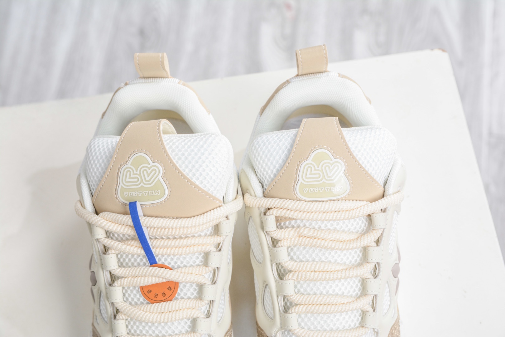 Louis Vuitton Trainer Skate lv時裝走秀運動鞋  
尺碼：36 37 38 39 40 41 42 43 44 45