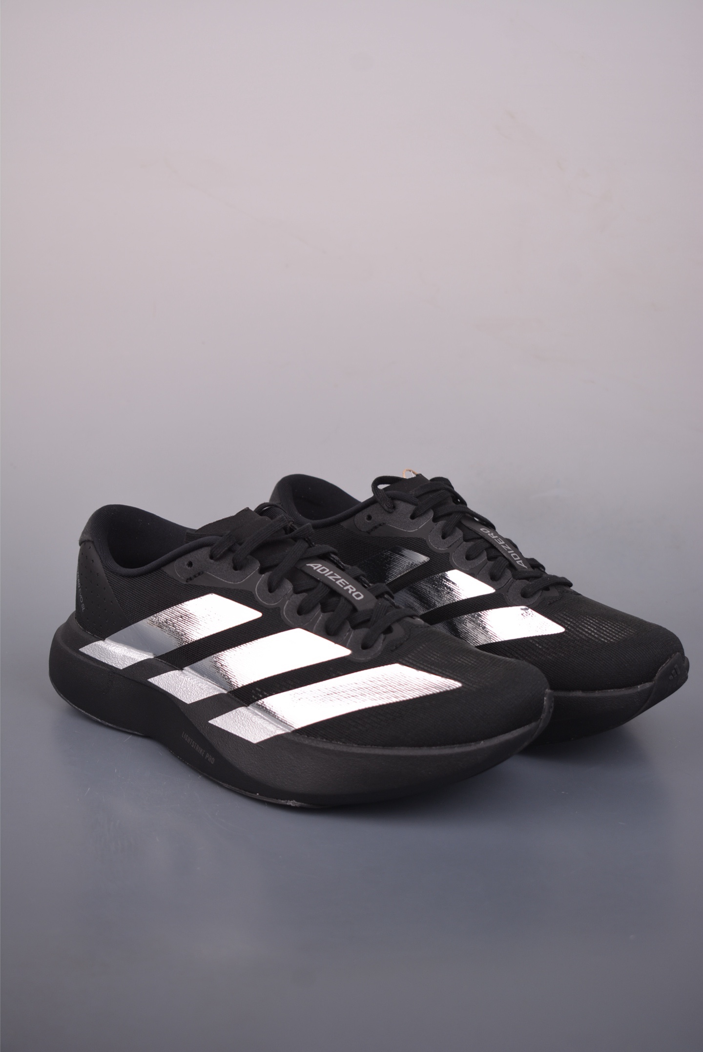 Adidas Adizero Evo SL M
阿迪超輕透氣緩震跑鞋  
官方貨號: KJ13653137
尺碼：39 40 40.5 41 42 42.5 43 44 45 46
