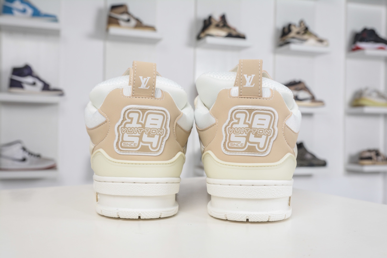 Louis Vuitton Trainer Skate lv時裝走秀運動鞋  
尺碼：36 37 38 39 40 41 42 43 44 45