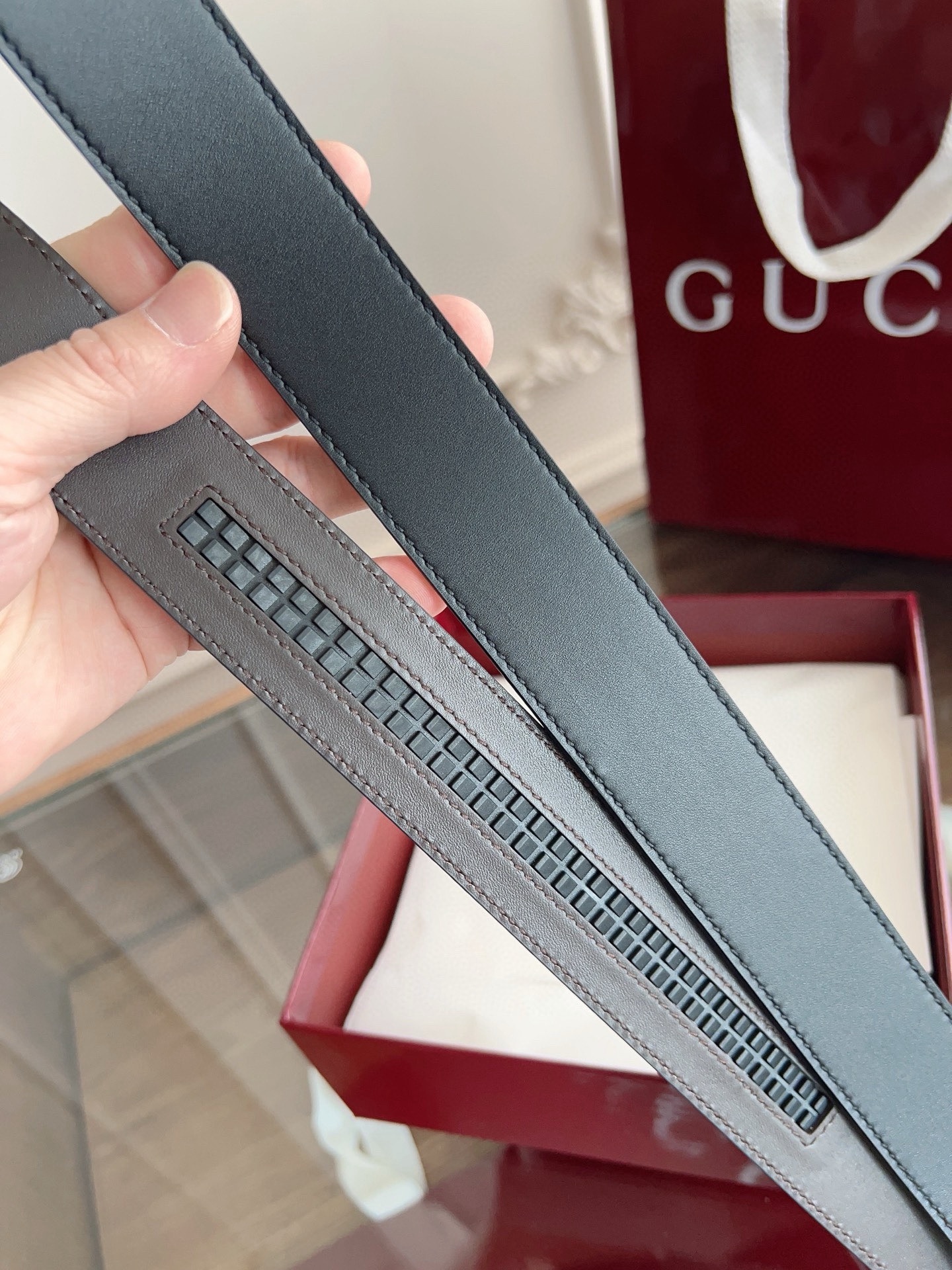 Gucci 古馳 自動平滑扣腰帶 精鋼打造五金 寬度35MM寬 雙面頭層牛皮 自由裁剪設計。