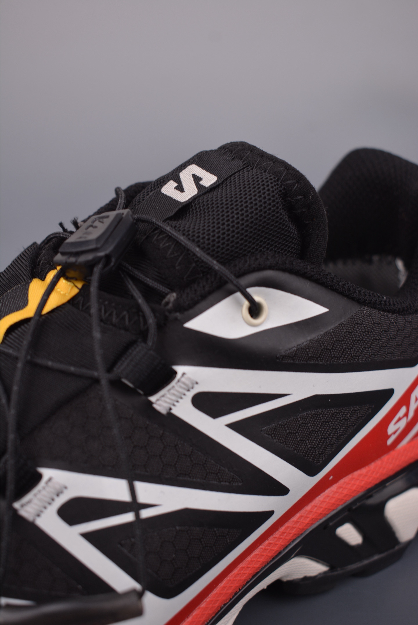 薩洛蒙 Salomon XT-6
GTX 探索者系列 
潮流越野機能戶外休閒運動跑步鞋
官方貨號: 479749 293633
尺碼：35 36 36.5 37 38 38.5 39 40 40.5 41.5 42 42.5 43 44 45 46