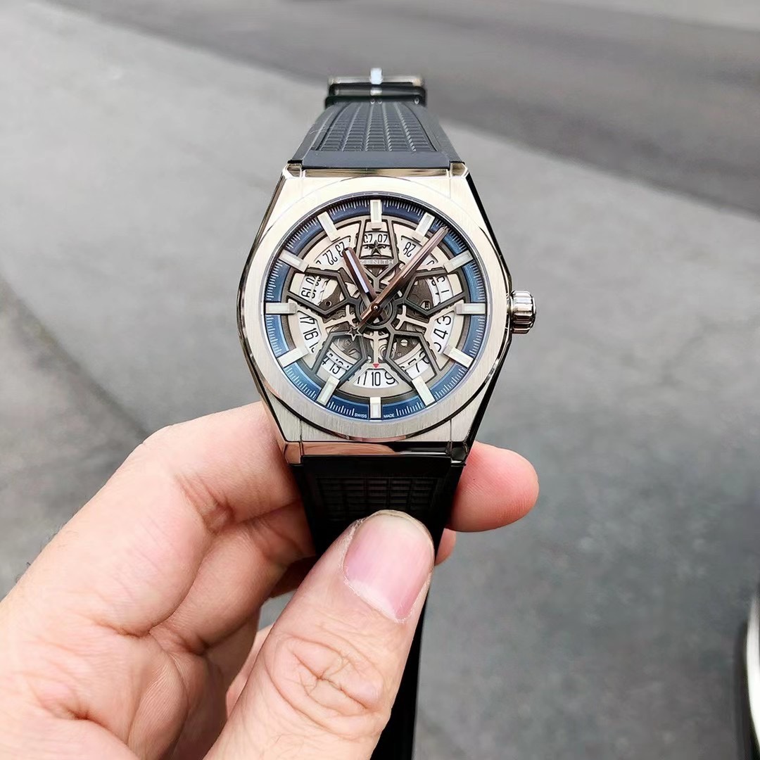 品牌：真力時
95.9000.670/78.R782
系列：DEFY
性別：男士
我來糾錯 
機芯 機芯型號：9015改Elite 670 SK
機芯類型：全自動機械
機芯直徑：25.60毫米
機芯厚度：3.88毫米
振頻：28800每小時振蕩次數
寶石數：27個
零件數：187個
動力儲備：50小時
我來糾錯 
外觀 表徑：41毫米
表殼厚度：10.75毫米
錶盤顏色：鏤空
錶盤形狀：圓形
錶帶顏色：黑色
表扣類型：針扣
背透：背透，透明藍寶石水晶
防水深度：100米
表耳間距：暫無
