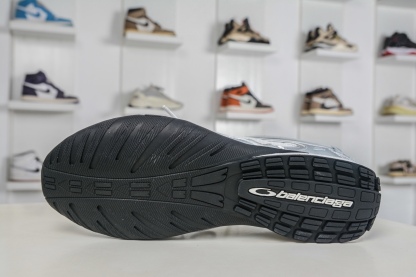 Balenciaga巴黎世家 25代 Radar 圓頭系帶 做舊效果 巴黎新款 
貨號：865703 WSTGL 9114
尺碼：35 36 37 38 39 40 41 42 43 44 45
