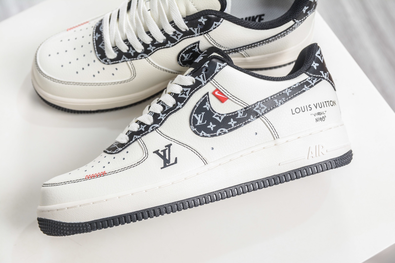 Nike Air Force 1 Low 07 x Louis Vuitton LV聯名-米白黑 
貨號:LV2288 002
Size：36 36.5 37.5 38 38.5 39 40 40.5 41 42 42.5 43 44 44.5 45