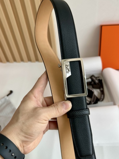 【H家】 新款紋路小牛皮腰帶，寬度3.5cm，搭配新款不鏽鋼自動扣，手感極佳、可以任意裁剪、永恆而經典！轉圖必大賣