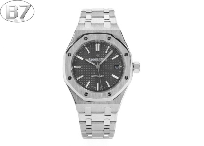 B7  Factory
AP愛彼 女款愛彼皇家橡樹 剔除機芯甲板多餘部分，使之變得更加鏤空——成就鋼表巔峰—— 實力演繹 衛冕“鋼”王！【6大精妙之處】1.正品拆解開模，尺寸為37毫米與正品一致！2.完美還原正品表殼的每一處細節，盡顯正品“稜角分明 堅毅果敢”的陽剛氣質。3.鋼帶的做工無可挑剔，比市面上任何鋼帶表做工均要更上一層樓，鋼帶頭粒和表頭銜接的“緩衝帶”的鬆緊程度與正品一模一樣。4.自動陀的與原裝致敬，是市面唯一做到顏色於原裝一致的版本（市面一般版本均偏紅）其上的ap族徽雕刻獨一無二。